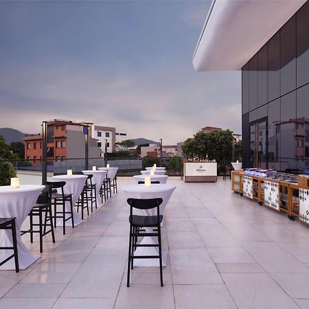 Hilton Kathmandu Hotel Buitenkant foto